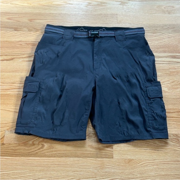 Eddie Bauer navy lightweight durable cargo shorts men’s size 38 - Picture 1 of 3